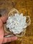 8x8 cm Hasır Kabartma Çiçekli Iğneli Broş Yka Iğnesi 1