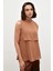 Aksesuar Detaylı Volanlı Bluz - Kahve 1