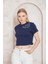 Lacivert Omuzu Papatya Nakışlı Basic Crop T-Shirt- 2413 5