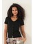 Siyah Fitilli Görünümlü V Yaka Önden Düğmeli Basic Kadın T-Shirt- 2417 1