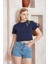 Lacivert Omuzu Gül Nakışlı Basic Crop T-Shirt- 2412 5