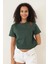 Yeşil Omuzu Çınar Yaprağı Nakışlı Basic Crop T-Shirt- 2411 3