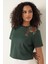 Yeşil Omuzu Gül Nakışlı Basic Crop T-Shirt- 2412 4