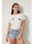 Beyaz Önü Kırlangıç Nakışlı Yazılı Bisiklet Yaka Kısa Kollu Kadın T-Shirt- 2420 4