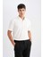 New Regular Fit Polo Yaka Kısa Kollu Beyaz Tişört D5996AX24SM 1