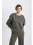Relax Fit Bisiklet Yaka Kalın Basic Düz Sweatshirt B8568AX23WN 4