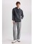 Siyah Regular Fit Kapüşonlu Yıkamalı Soluk Efektli Kanguru Cepli Sweatshirt B1118AX23AU 2