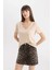 Regular Fit V Yaka Basic Düz Kısa Kollu Tişört W9204AZ24SM 4
