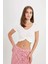 Slim Fit Dar Kesim V Yaka Bürümcük Kısa Kollu Tişört D2911AX24SM 5