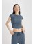 Slim Fit Dar Kesim Bisiklet Yaka Bürümcük Kısa Kollu Tişört C2691AX24SP 3