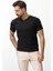 Dokulu Siyah Renk Slim Fit V Yaka Erkek T-shirt 4