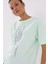 Açık Yeşil Pembe Dikey Yazı Baskılı O Yaka Kadın Oversize T-Shirt - 97138 8