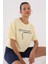 Açık Sarı Yazı Baskılı Kısa O Yaka Kadın Oversize T-Shirt - 97135 5