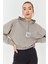 Koyu Bej Beli Büzgülü Kapüşonlu Yarım Fermuarlı Rahat Form Kadın Crop Top Sweatshirt - 97155 5