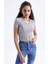 Gri Basic Önü Yırtmaçlı V Yaka Kadın Crop Top T-Shirt - 97206 7