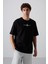 Siyah - Beyaz Pamuklu Kalın Yumuşak Dokulu Oversize Fit Baskılı Erkek T-Shirt - 88321 4