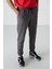 Koyu Gri Pamuklu Yumuşak Dokulu Comfort Fit Nakışlı Erkek Jogger - 82123 4