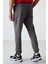 Koyu Gri Pamuklu Yumuşak Dokulu Comfort Fit Nakışlı Erkek Jogger - 82123 6