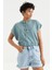 Mint Yeşili Kapüşonlu Yazı Baskılı Beli Lastikli Bürümcük Kumaş Kadın Crop Top T-Shirt - 97230 7