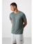 Haki Polyester Nefes Alan Dokulu İnce Esnek Standart Fit Erkek Performans T-Shirt - 88387 5