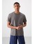 Koyu Gri O Yaka Standart Kalıp Logo Desenli Aktif Spor Erkek T-Shirt - 88255 4