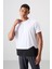 Beyaz Polyester Nefes Alan Dokulu İnce Esnek Standart Fit Erkek Performans T-Shirt - 88383 1