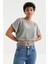 Gri Basic O Yaka Beli Lastikli Bürümcük Kumaş Kadın Crop Top T-Shirt - 97227 1