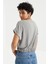 Gri Basic O Yaka Beli Lastikli Bürümcük Kumaş Kadın Crop Top T-Shirt - 97227 8