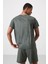 Haki Polyester Nefes Alan Jakarlı İnce Esnek Standart Fit Erkek Performans T-Shirt - 88398 5