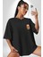 Golden Çiçekli Baby Face Siyah Oversize Kadın Erkek Ön Sol Yan Minimal Baskılı Tişört 5