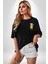 Mutlu Ol Siyah Oversize Kadın Erkek Ön Sol Yan Minimal Baskılı Tişört 2