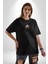 Oyun Kumandası Insanı Ele Geçirişi Siyah Oversize Kadın Erkek Ön Orta Minimal Baskılı T-Shirt 2