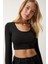 LPF0047 U Yaka Fitilli Crop Triko Bluz Siyah 3