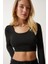 LPF0047 U Yaka Fitilli Crop Triko Bluz Siyah 4