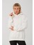 Kadın Beyaz %100 Pamuk Kordonlu Kanguru Cep Şardonlu Kapüşonlu Kordonlu Regular Fit Sweatshirt 1