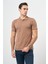Sütlü Kahverengi Kısa Kol Kendinden Desenli Jakarlı Polo Yaka Casual Comfort Fit Tişört 1011240189 1