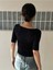 Geniş U Yaka Siyah Renk Fitilli Kısa Kollu Slim Fit Crop Top Bluz 2