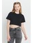 Standart Fit Normal Kesim %100 Pamuk Bisiklet Yaka Crop Tişört 1