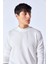 Beyaz Bisiklet Yaka Jakarlı Dokulu Kumaş Slim Fit Basic Uzun Kol Erkek Tshirt | EE1000229954 4