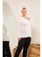 Büyük Beden Yaka Zincir Aksesuarlı Gömlek Ekru 5