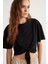 Karla Bisiklet Yaka %100 Pamuk Aplike Işlemeli Bağlama Detaylı Siyah Crop Siyah T-Shirt 1