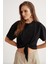 Karla Bisiklet Yaka %100 Pamuk Aplike Işlemeli Bağlama Detaylı Siyah Crop Siyah T-Shirt 3