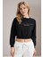 Kadın Siyah Quiet Dreams Baskılı Üç Iplik Crop Sweatshirt 1