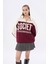 Renk Bloklu Yazılı Oversize Sweatshirt Bej 1
