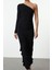 Moda Stil Fitted Asimetrik Yaka Midi Boy Fırfır Detaylı Tek Kol Örme Elbise 1