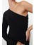 Moda Stil Fitted Asimetrik Yaka Midi Boy Fırfır Detaylı Tek Kol Örme Elbise 4