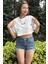 Kadın Beyaz Bisiklet Yaka Baskılı Oversize Crop T-Shirt 4