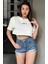 Kadın Beyaz Bisiklet Yaka Baskılı Oversize Crop T-Shirt 2