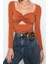 Kadın Moda Şık Crop Kalp Yaka Fitted Kalıp Örme Pencere Cut Out Detaylı Bluz TPRAW24BZ00028 3