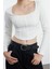 Kadın Moda Şık Crop Kare Yaka Slim Kalıp Örme Biye Detaylı Fitted Vücuda Oturan Interlok Bluz 2
